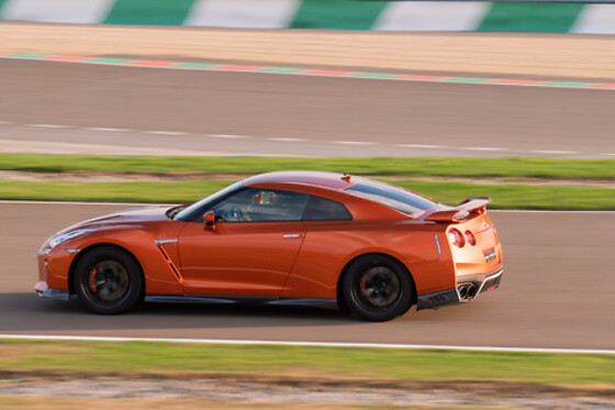 Découverte Nissan GTR (4 tours) sur le Circuit de Bresse (71)