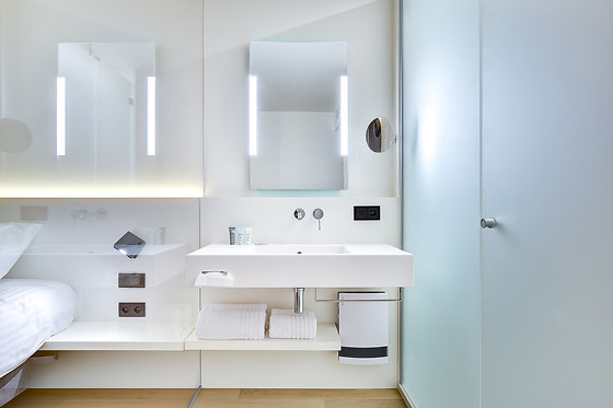 R hotel experiences - photo 1