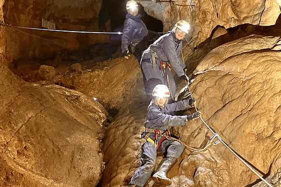 Via Souterrata : Via Ferrata Spéléologie en grotte à Caille (06)
