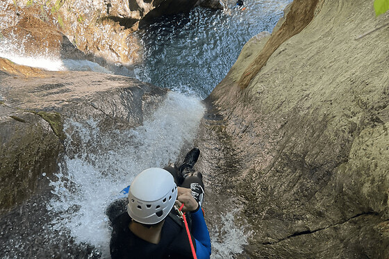 Canyoning sportif au canyon de Bénétant près de La Plagne (73)