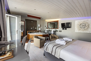 Séjour pour 2 à l'Élégance Suites Hôtel**** au Bois-Plage-en-Ré (17)