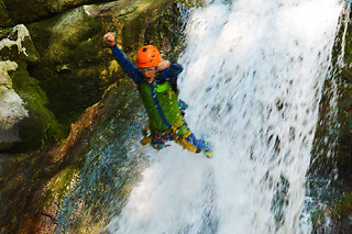 Canyoning depuis Artemare dans le canyon du Groin (01)