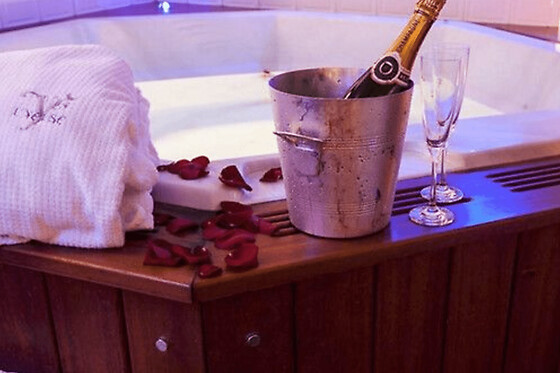 Spa privatif en duo à l'Hôtel l'Yeuse (16)