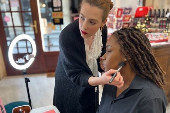 Mise en beauté par une maquilleuse professionnelle à Paris 5ème