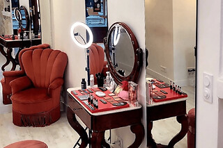 Mise en beauté par une maquilleuse professionnelle à Paris 5ème