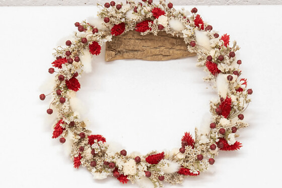 Atelier fabrication de couronne en fleurs séchées à Quimper