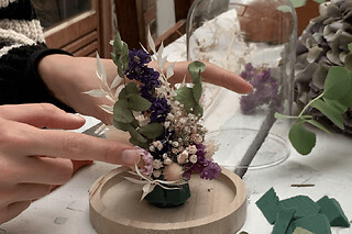 Atelier composition florale sous cloche à Meudon (92)