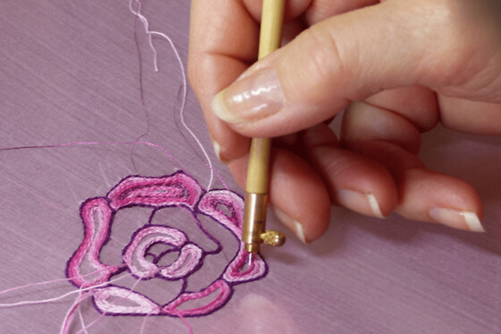 Atelier d'initation à la broderie de Lunéville  à Mirmande (26)
