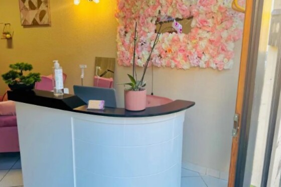 Nouria Beauty Bar - photo 2