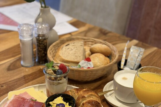 Santhée Lunchbar - photo 3