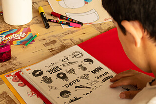 Atelier de customisation d'une paire de sneakers - Penstyle shoes & stuff - Bordeaux (33)