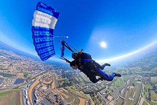 Saut en parachute tandem avec photo - 2dive - Le Mans (72)