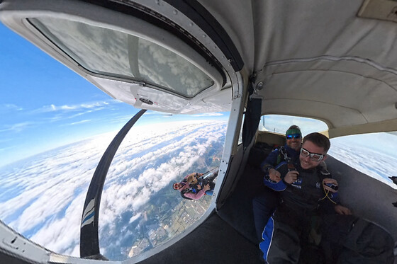 Saut en parachute tandem avec photo - 2dive - Le Mans (72)