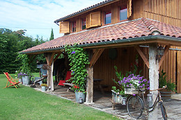 La Roulotte et le Séchoir à Tabac de la Vallée du Lot