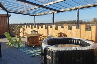Un accès à l’espace détente en duo à La Réserve Bagherra à Saint-Girons-d'Aiguevives (33)