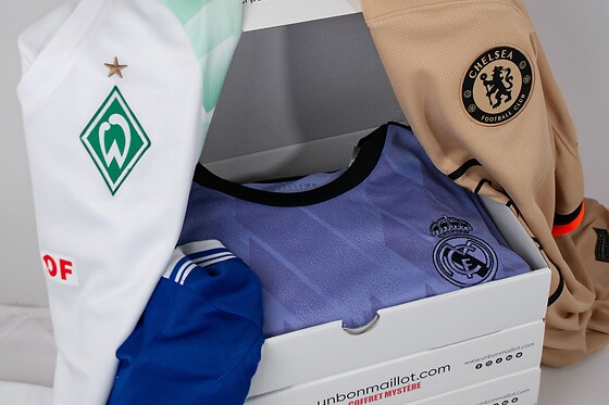 Box Maillot Mystère Football
