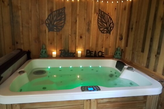 Un accès au spa avec bain à remous en duo à la Villa Saint Barth à Gujan-Mestras (33)