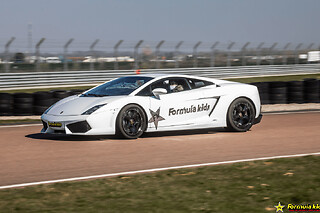 Stage Pilotage Enfant en Lamborghini en Vendée (85) - Lamborghini - 2 Tours