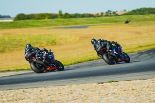 Un baptême en passager de moto hypersport pour deux - 2Ride Baptême -  Arnos (64)