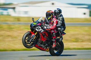 Un baptême en passager de moto hypersport pour deux - 2Ride Baptême -  Arnos (64)