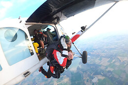 I JUMP SKYDIVE PURA VIDA