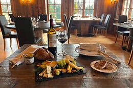 Hôtel Restaurant Le Tillau