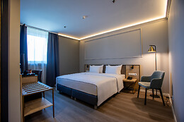 Expo Tower Hotel by Mellow Mood Hotels