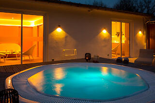 Un accès au spa et un massage du corps aux pierres chaudes au Logis Hôtel l'Orée du Bois à Vittel (88)