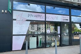 B'L avec un grand ELLE Rezé