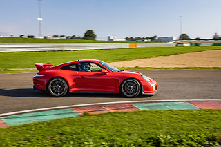 Duo Subaru WRX STI / Porsche 991 GT3 (2x2 tours) sur le Circuit de Nogaro (2.2km)