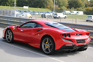 Découverte Ferrari F8 Tributo (4 tours) sur le Circuit de Croix-en-Ternois (62)