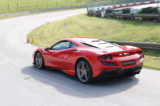 Découverte Ferrari F8 Tributo (4 tours) sur le Circuit de Croix-en-Ternois (62)