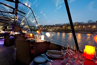 Dîner croisière sur la Seine par les Bateaux Parisiens à 20h30