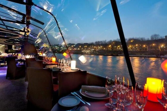 Dîner croisière sur la Seine par les Bateaux Parisiens à 20h30
