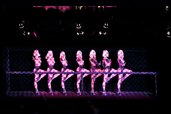 Billet pour le spectacle du Crazy Horse à Paris 8ème
