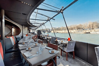 Déjeuner sur la Seine par les Bateaux Parisiens à Paris
