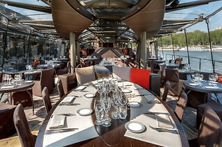 Déjeuner sur la Seine par les Bateaux Parisiens à Paris