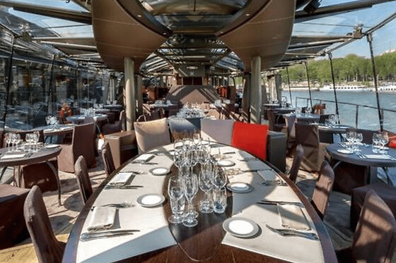 Déjeuner sur la Seine par les Bateaux Parisiens à Paris