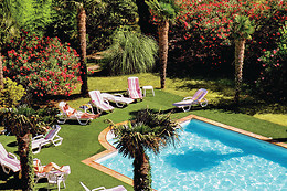Hotel The Originals du Parc Avignon Est