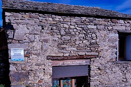 GITES DE DOUCH