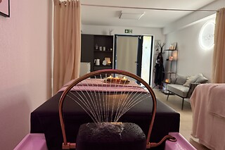 Une séance de head spa chez The Glow Beauty Bar à Le Cannet (06)