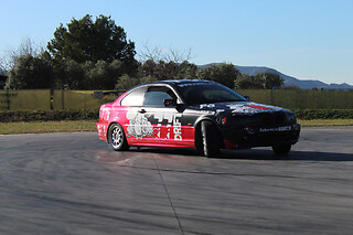 3 tours de drift dans une BMW série 3 kit M pour 1 personne sur le circuit de drift RACC de Barcelone à Montmeló (Barcelone)