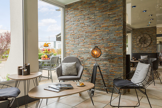 SURE HOTEL BY BEST WESTERN DIJON SUD - photo 2