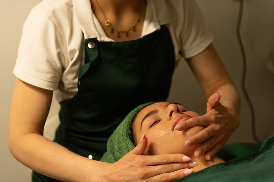 Un massage crânien chez Green Beauty Center à Nice (06)