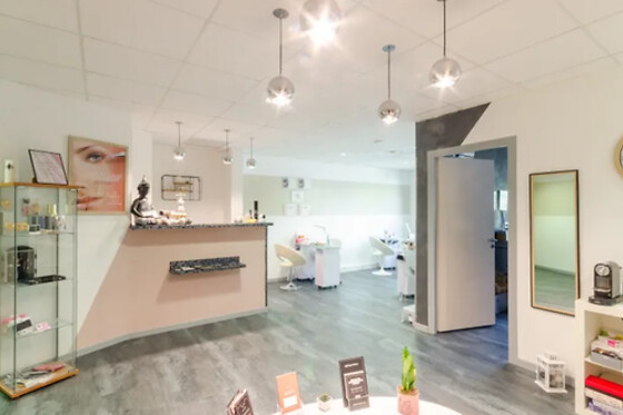 LAURA'S HAIR SPA - photo 0