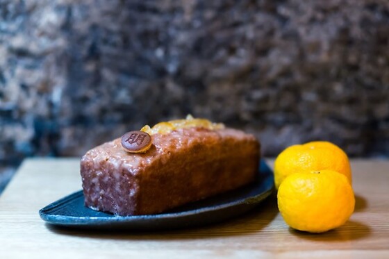 Une sélection de pâtisserie à emporter chez Pâtisserie TOMO Opéra à Paris (75002)