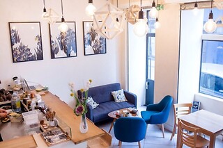 Une sélection de pâtisserie à emporter chez Pâtisserie TOMO Opéra à Paris (75002)