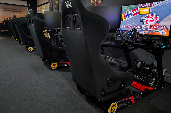 SKYLINE SIMRACING CENTER - photo 3