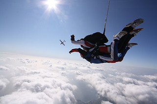 Un saut en parachute en tandem - Aérodrome de Tallard - Tallard (05)