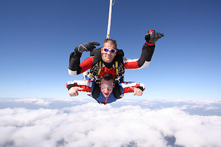 Un saut en parachute en tandem - Aérodrome de Tallard - Tallard (05)